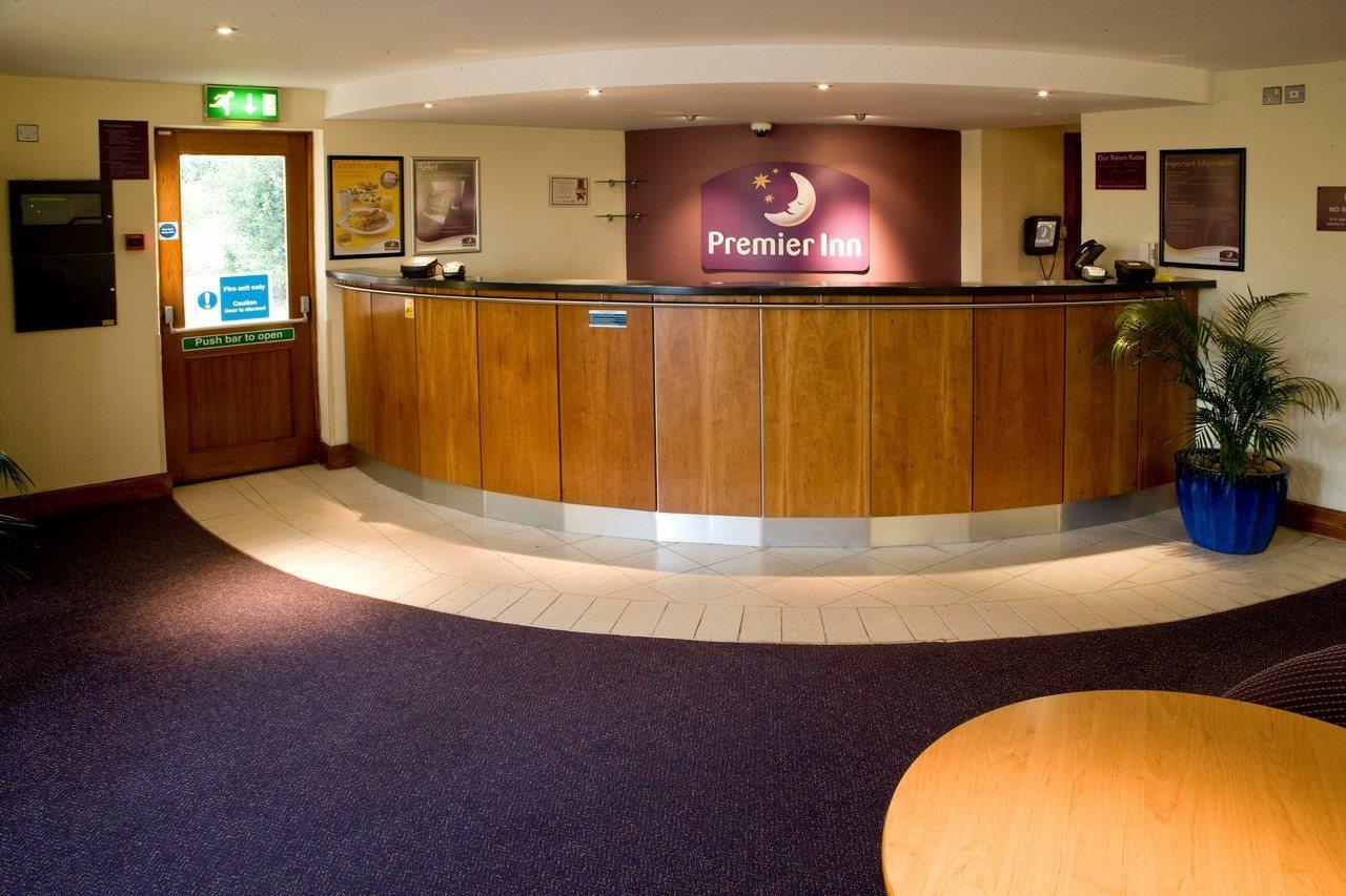 Premier Inn เชมส์ฟอร์ด ภายนอก รูปภาพ
