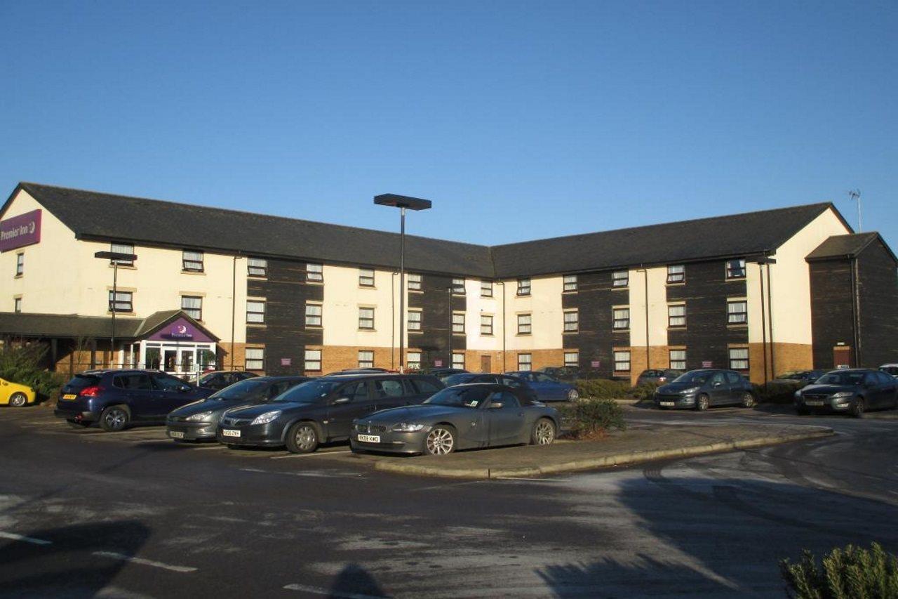 Premier Inn เชมส์ฟอร์ด ภายนอก รูปภาพ